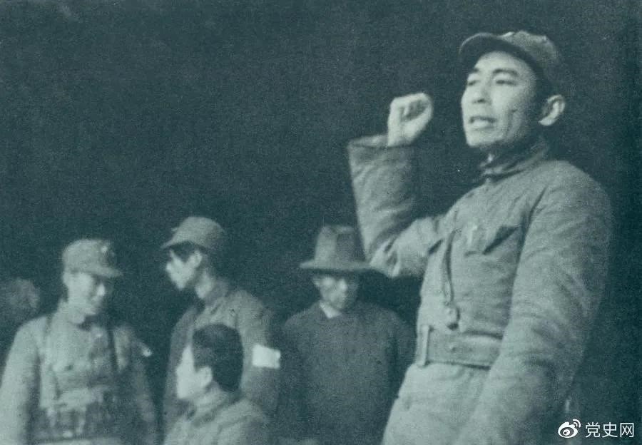 1939年2月23日，周恩來到皖南新四軍軍部，傳達中央關于新四軍向北向敵后發(fā)展的方針。