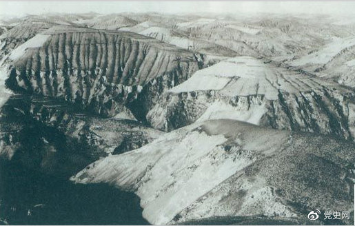 1947年4月14日，西北野戰(zhàn)兵團取得了羊馬河戰(zhàn)役的勝利。圖為羊馬河戰(zhàn)役戰(zhàn)場。