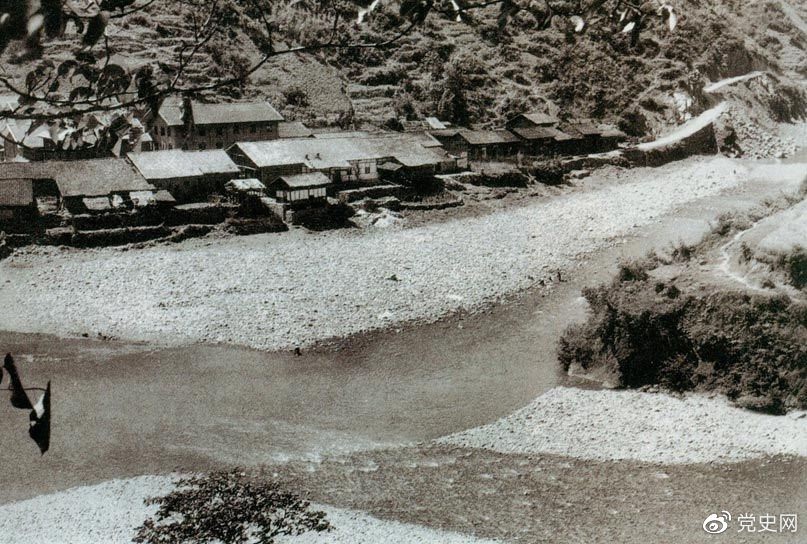 　　1935年6月26日，中共中央政治局在四川懋功兩河口召開會議。會議決定紅軍北上創(chuàng)造川陜甘根據(jù)地。圖為兩河口。